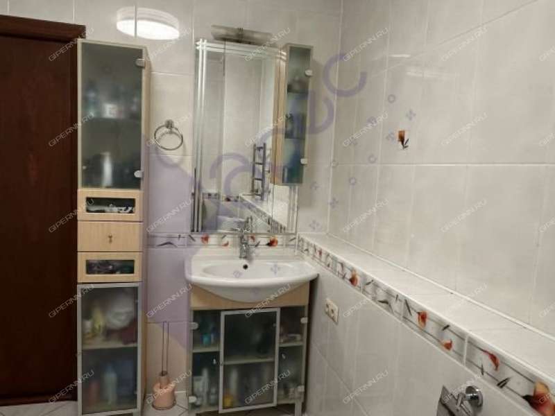 четырёхкомнатная квартира на улице Белинского дом 62