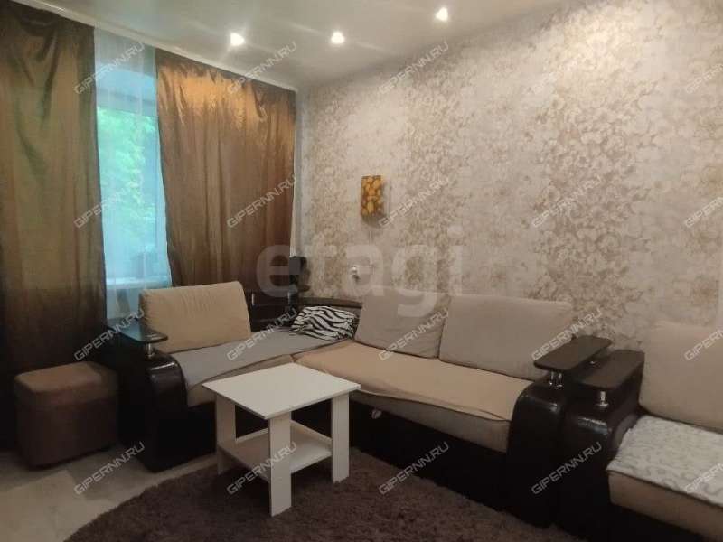 трёхкомнатная квартира на Московском шоссе дом 84а