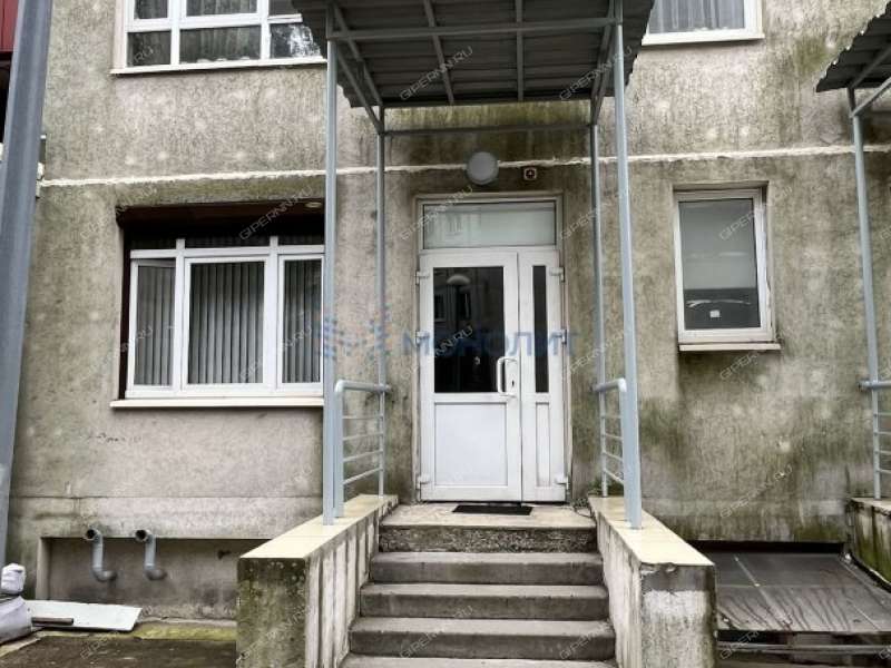 помещение под офис, торговую площадь на улице Германа Лопатина