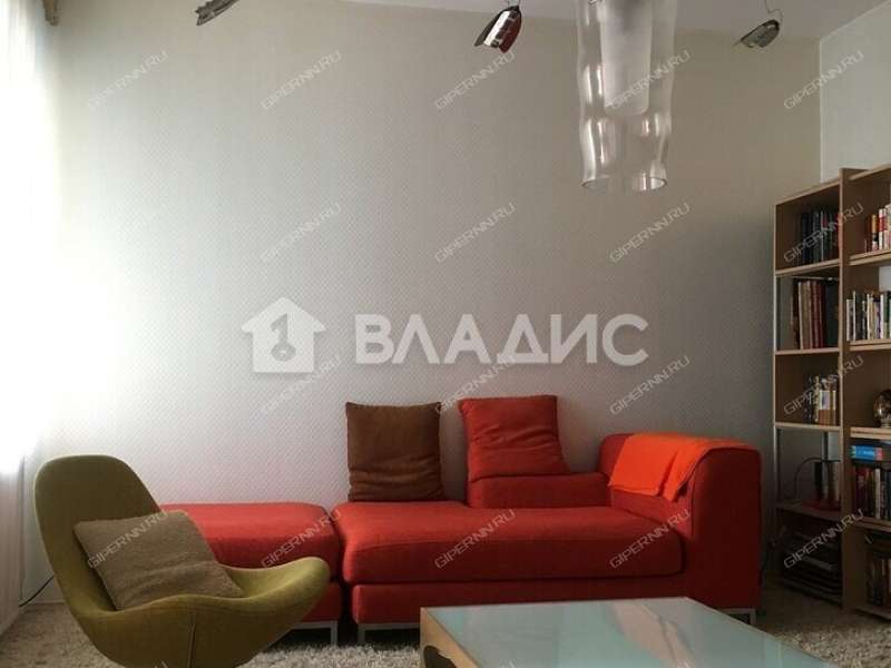 семикомнатная квартира на Сенной площади дом 6/49