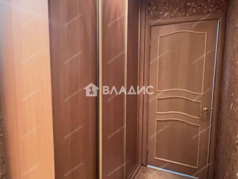 трёхкомнатная квартира на улице Челюскинцев дом 23