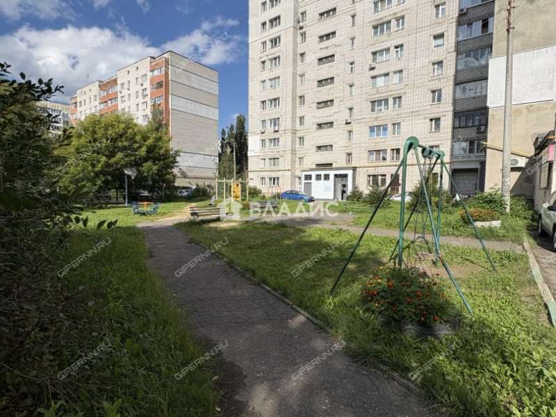 трёхкомнатная квартира на улице Маршала Казакова дом 6А