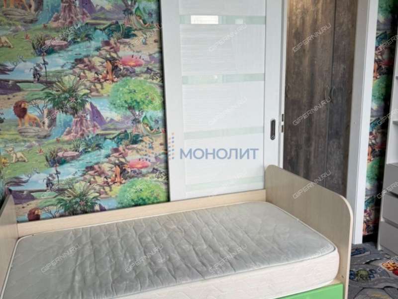 трёхкомнатная квартира на улице Ватутина дом 16А