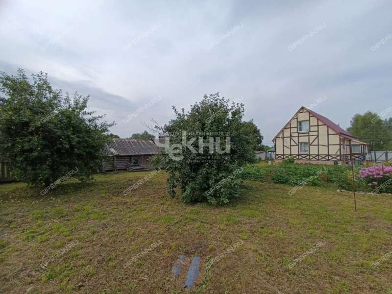 дом на Центральная село Белое